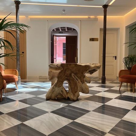 מאלגה Alux Boutique Hotel מראה חיצוני תמונה